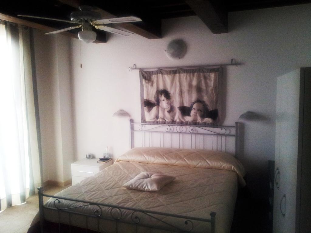 Agriturismo La Nocciolina Venturina Terme Habitación foto